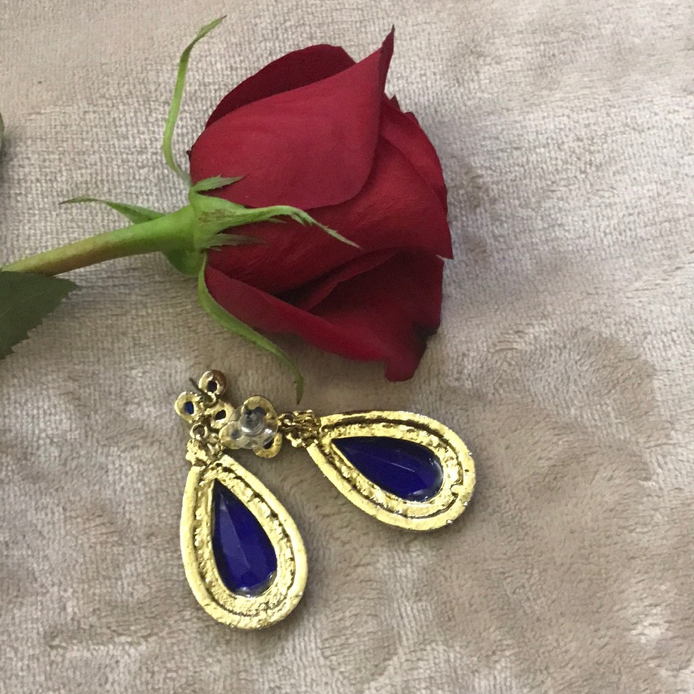 Blue stone statement earrings - Picture 2 of 3